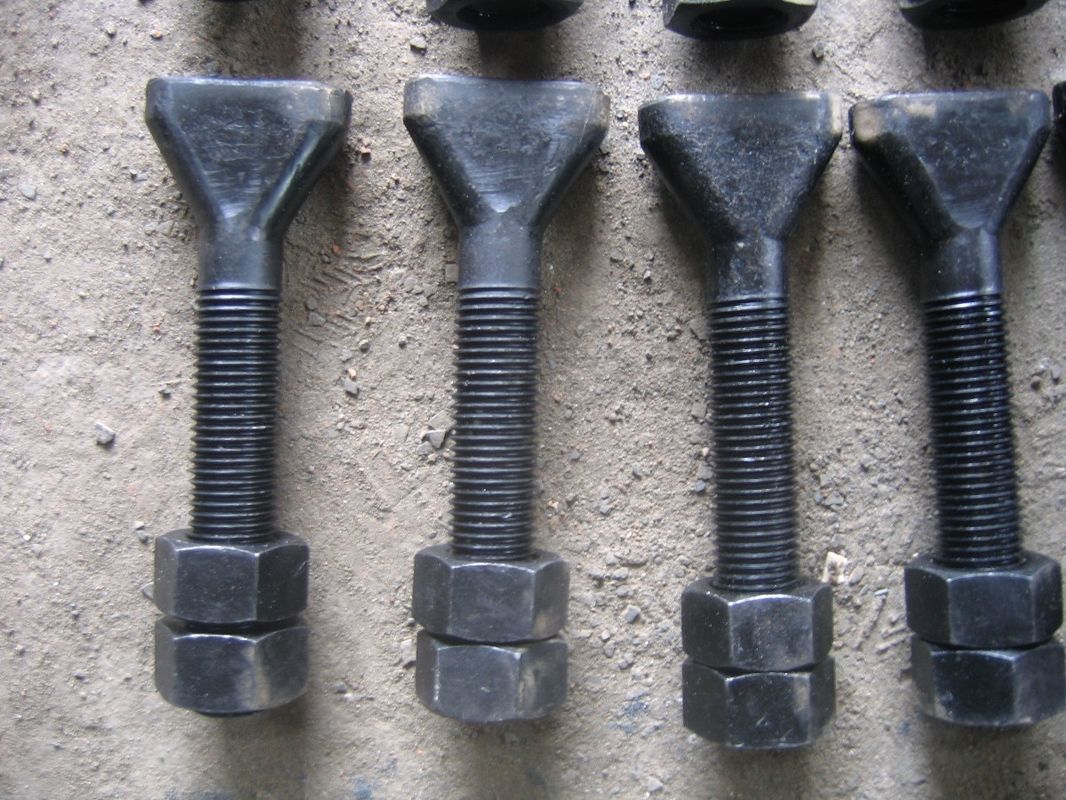 40Cr Material Grade Chrome Nuts And Bolts Anti Rust M42 X 3.5 X 160 Bolts